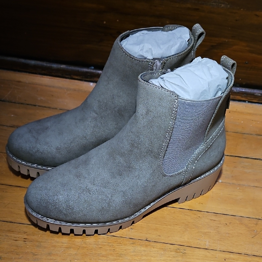 PASADENA By Pulse Boutique Pulse Gray Ankle Boots